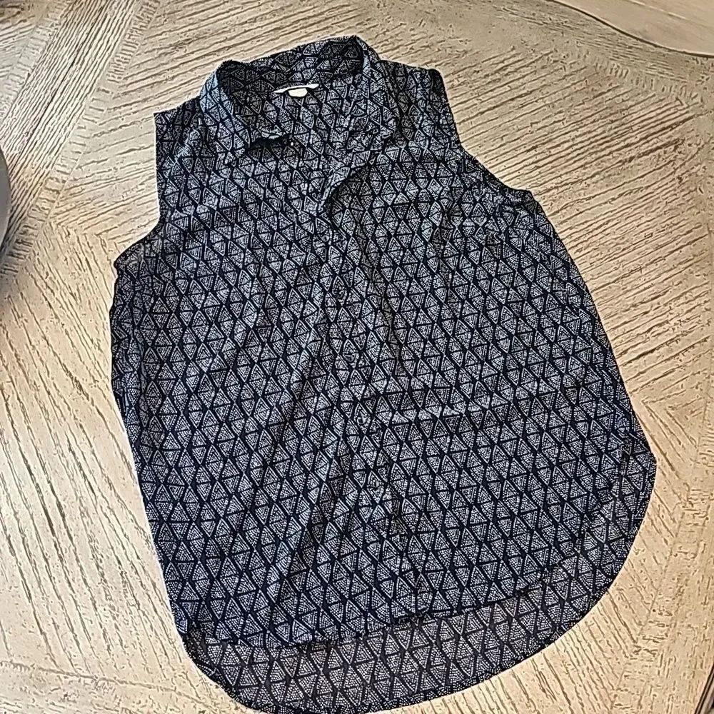 Black and white blouse size L H&M
